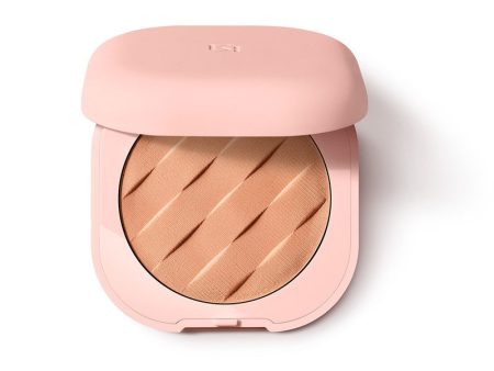 Beauty Essentials Silky Matte Bronzer jedwabisty bronzer o matowym wykończeniu 01 Hazelnut 9g Supply